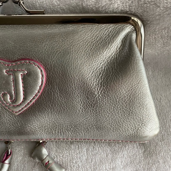 Vintage Y2K Juicy Couture Chic Silver Bow Tie Leather Clutch Wallet EUC - Picture 7 of 14
